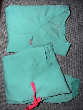 Surgical Green Figs Scrubs